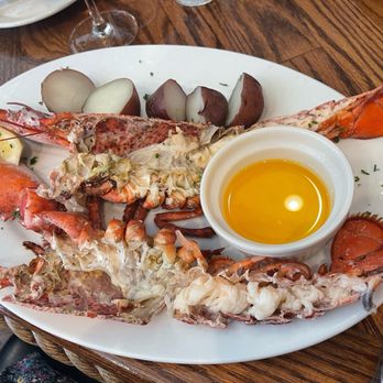 King Crab House - 1& 1/2 pound whole Maine lobster - Seafood Near Me - Chicago, Illinois King Crab House - 1& 1/2 pound whole Maine lobster - Seafood Near Me - Chicago, Illinois