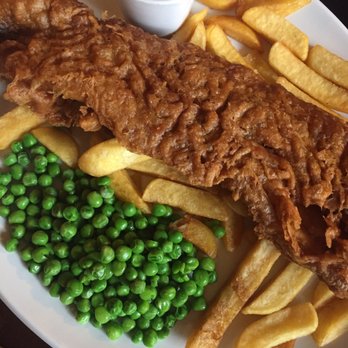 The Kings Arms - Plank of fish and chips w garden peas - Pubs Near Me - London, XGL The Kings Arms - Plank of fish and chips w garden peas - Pubs Near Me - London, XGL