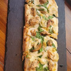 Annette’s - White chicken Alfredo n spinach pizza, very good