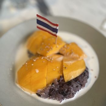 Plue - Mango sticky rice - Thai Near Me - New York, New York Plue - Mango sticky rice - Thai Near Me - New York, New York