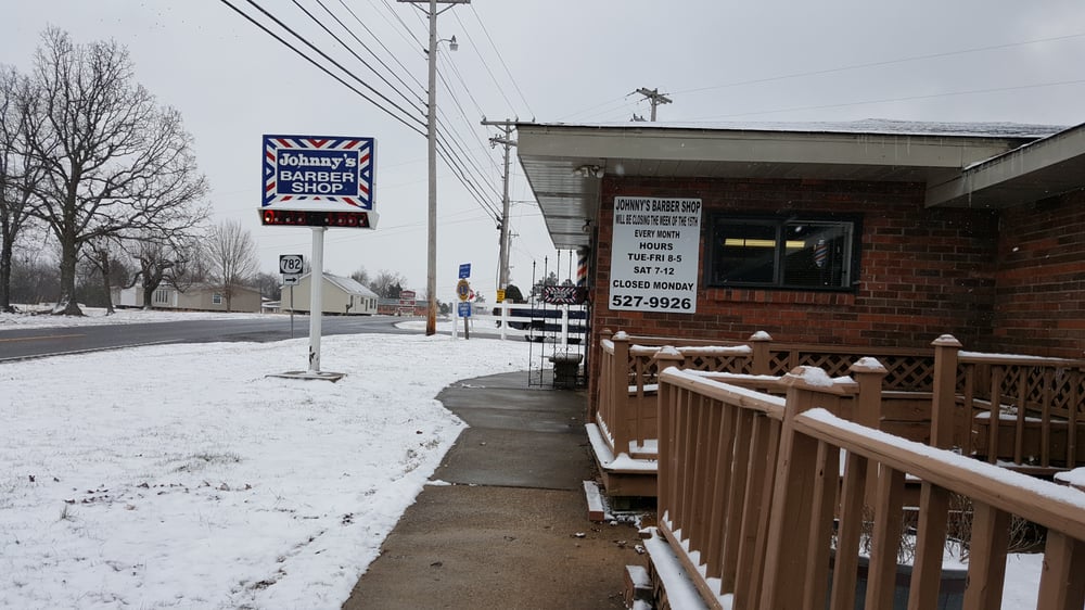 JOHNNY’S BARBER SHOP Updated May 2024 921 US 68, Benton, Kentucky