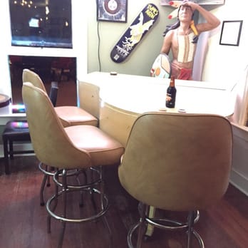 Willie's Joint Bar and Grill - Bars Near Me - Buda, Texas
