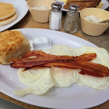 Edgewood Grill - Bacon eggs biscuit - American Near Me - Bessemer City, North Carolina Edgewood Grill - Bacon eggs biscuit - American Near Me - Bessemer City, North Carolina
