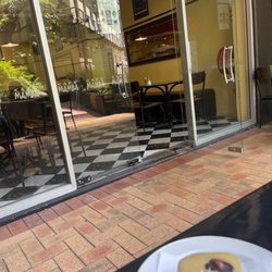 Cafe Mamba - Little outside setting with the brownie