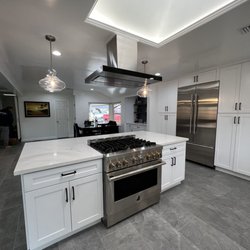 Safeway Construction - Kitchen and bar area, with smoothed out ceilings.