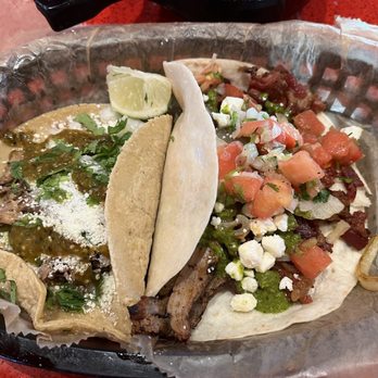 Torchy's Tacos - Green chile pork on corn tortilla & taco of the month - vagabond on flour tortilla - Tacos Near Me - Altamonte Springs, Florida