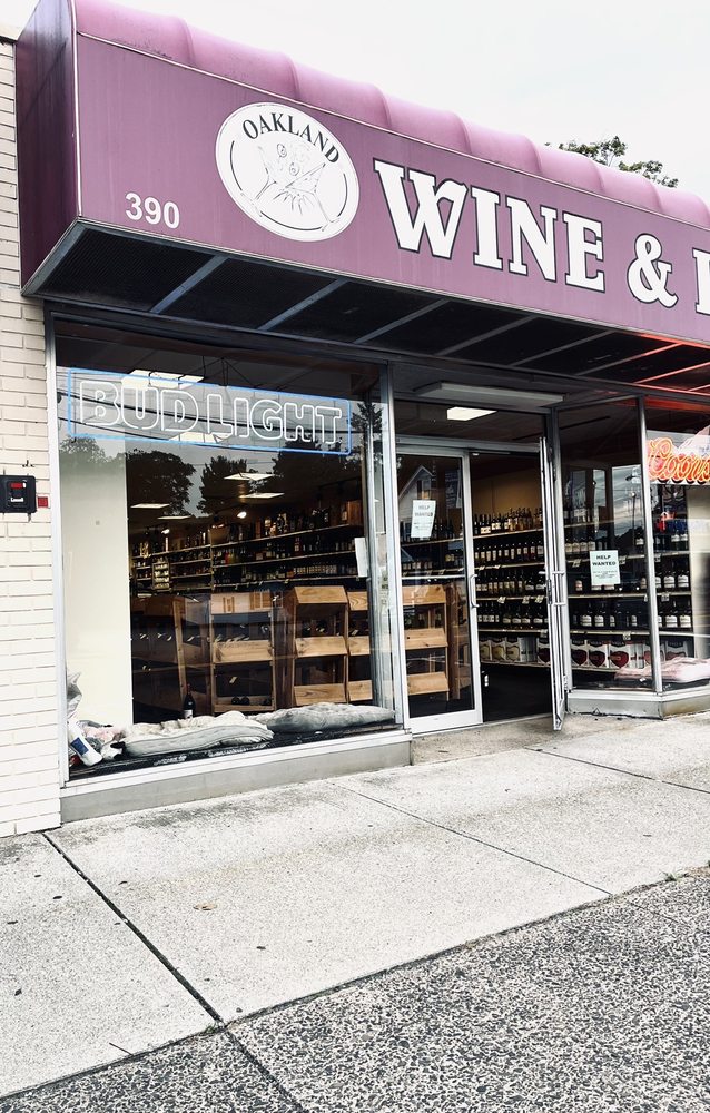 OAKLAND WINE & LIQUOR STORE Updated September 2024 11 Photos & 14 Reviews 390 Ramapo