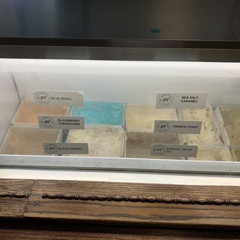 Brown Cow Ice Cream Parlor - Ice cream - Ice Cream & Frozen Yogurt Near Me - Forest Park, Illinois