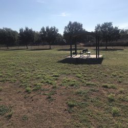 Simmers Young Park - Shade area with seating at small dog park