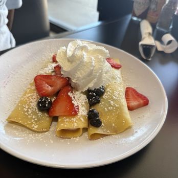Huevos Avenue - Crepes with berries - Mexican Near Me - Henderson, Nevada Huevos Avenue - Crepes with berries - Mexican Near Me - Henderson, Nevada
