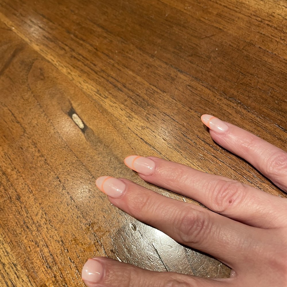 Nail tip just broke off after 4 days ... Nail tip just broke off after 4 days ...