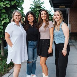Refinery Style Bar - Amanda, Kristal, Melissa, Mallory