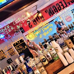 Bootleggin' Bob's - Fully loaded bar