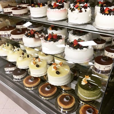 Bakery Gateau by null