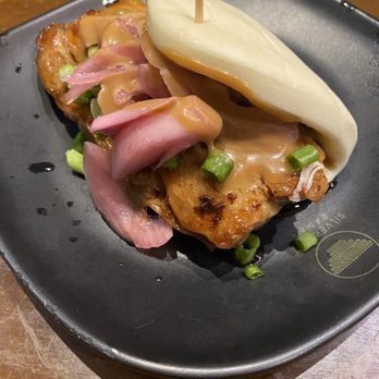 Silverlake Ramen - Pork bun - tough pork, cold/dry bun - Ramen Near Me - Atlanta, Georgia