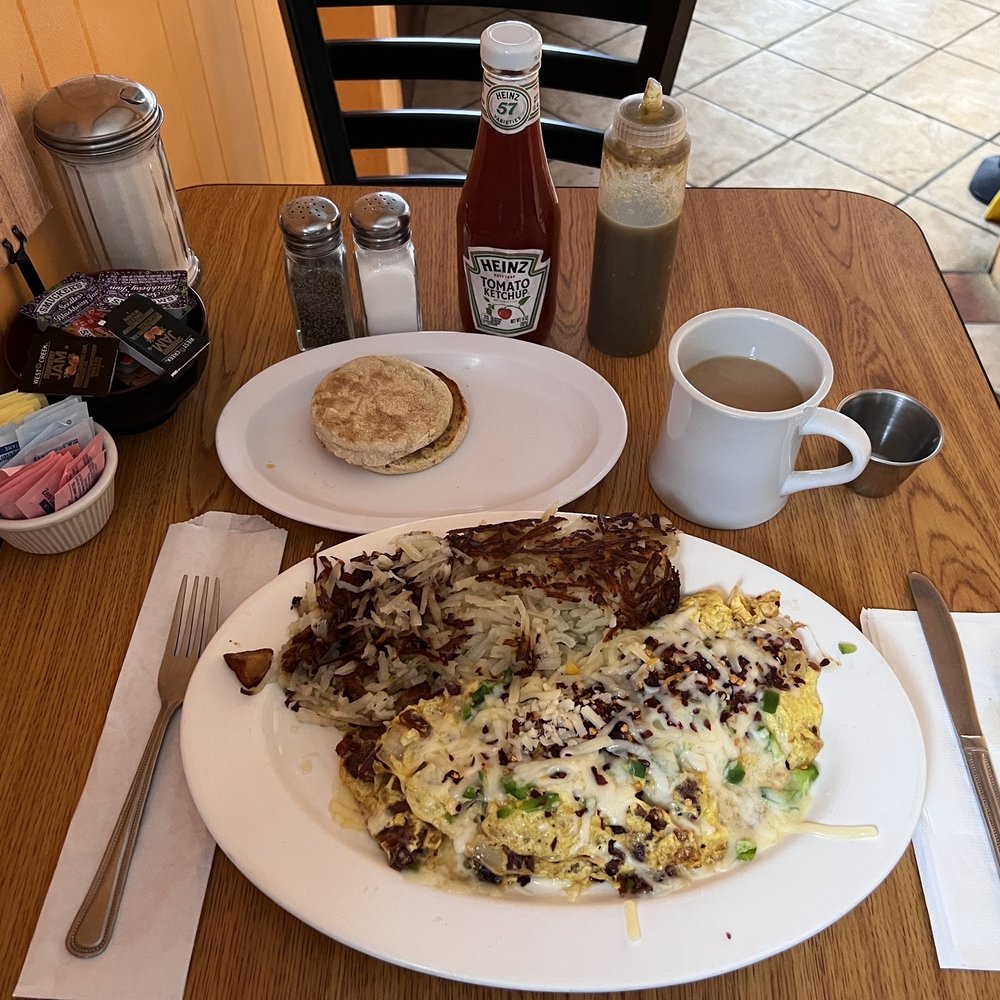 San Martin Cafe - Gilroy Garlic omelet - American Near Me - San Martin, California San Martin Cafe - Gilroy Garlic omelet - American Near Me - San Martin, California
