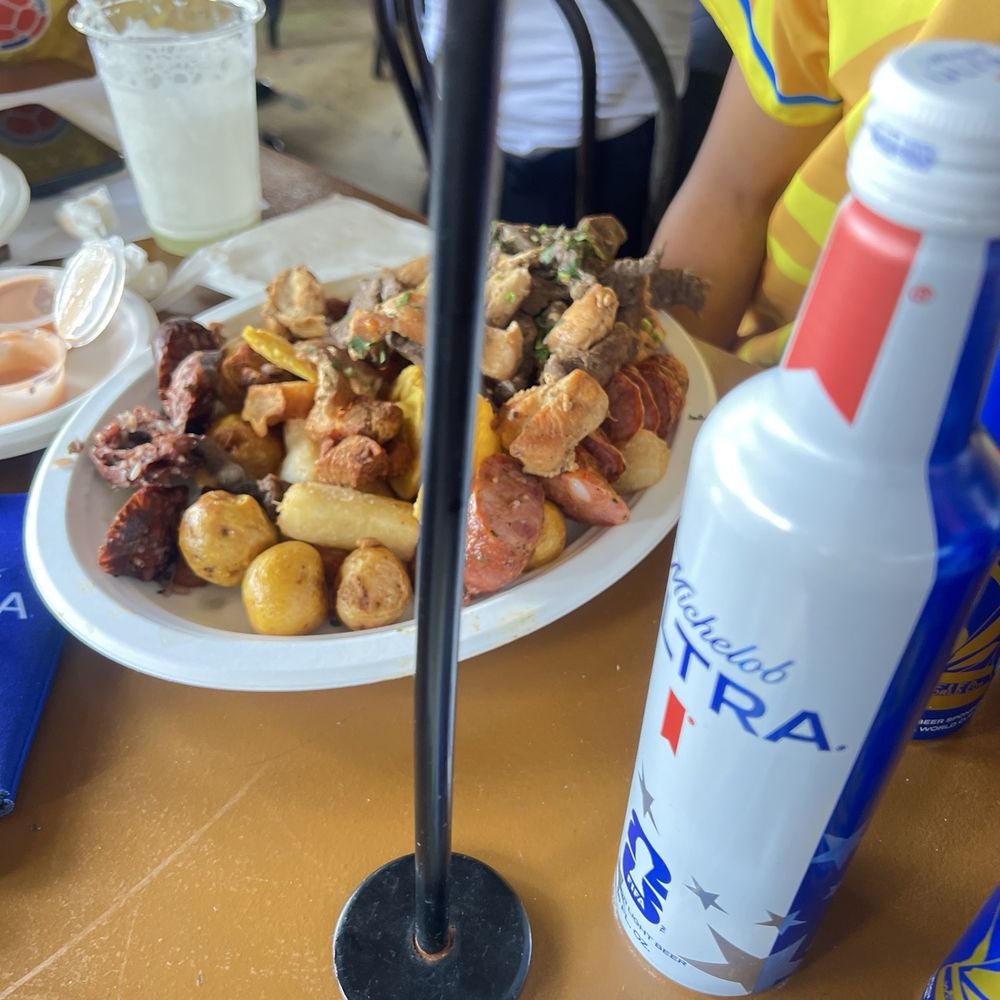 Simon Parrilla Bar & Grill - $41 entree Simon Picada - wasn't enjoyable - Colombian Near Me - Orlando, Florida Simon Parrilla Bar & Grill - $41 entree Simon Picada - wasn't enjoyable - Colombian Near Me - Orlando, Florida