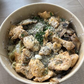 Pasta Viva - Game Changer (ChickenMushrooms) Pasta - Italian Near Me - Irvine, California
