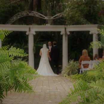 Benedicts Plantation - Courtyard ceremony - Wedding Planning Near Me - Mandeville, Louisiana Benedicts Plantation - Courtyard ceremony - Wedding Planning Near Me - Mandeville, Louisiana