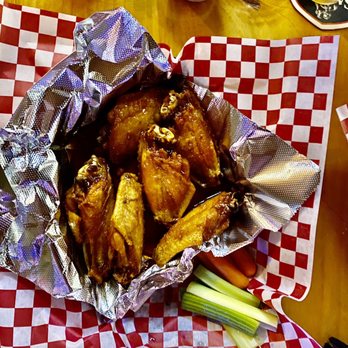 Fairview Tavern - Siraha Honey Wings are to die for! Amazing food and hospitality! Love this Bar - Cheesesteaks Near Me - Asheville, North Carolina