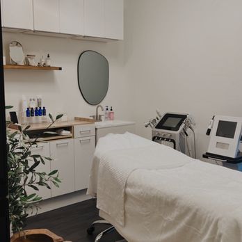 Essence Beauty Bar - Essence Beauty Bar - Aestheticians Near Me - Vancouver, Washington Essence Beauty Bar - Essence Beauty Bar - Aestheticians Near Me - Vancouver, Washington