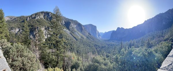 Tunnel View by null