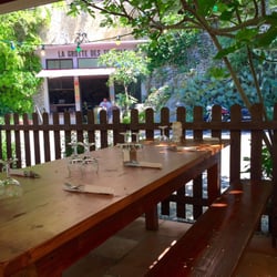 Restaurant la Grotte des Tunnels - Das Lokal in einem Felsen
