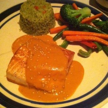 Yolo Mexican Eatery - Salmon al Ajonjoli - Mexican Near Me - Skokie, Illinois