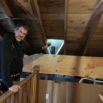 Structure Tech - George pointing things out in the attic - Home Inspectors Near Me - Minneapolis, Minnesota