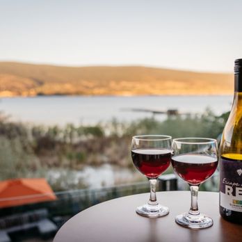 Summerland Waterfront Resort - Savour the flavours of Okanagan wine country - Hotels Near Me - Summerland, British Columbia Summerland Waterfront Resort - Savour the flavours of Okanagan wine country - Hotels Near Me - Summerland, British Columbia
