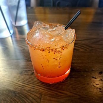 Vero Chicago Pizza - Peach Ring--yummmmmmmmy peach vodka cocktail - Pizza Near Me - Chandler, Arizona Vero Chicago Pizza - Peach Ring--yummmmmmmmy peach vodka cocktail - Pizza Near Me - Chandler, Arizona