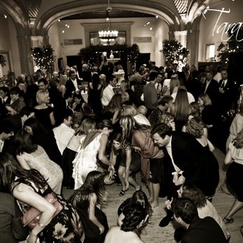 Vive Entertainment - Reception dancing - San Diego Art Museum, Balboa Park. - DJs Near Me Vive Entertainment - Reception dancing - San Diego Art Museum, Balboa Park. - DJs Near Me