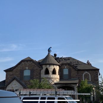 Praus Construction - Out with the old, in with the new. The Praus construction crew onsite. - Roofing Near Me - Grapevine, Texas Praus Construction - Out with the old, in with the new. The Praus construction crew onsite. - Roofing Near Me - Grapevine, Texas