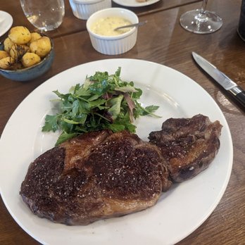 L'Oseille - “Normandy Breed” Beef Rib Steak, Béarnaise Sauce and Désiré Potato Fries - French Near Me - Paris, 75