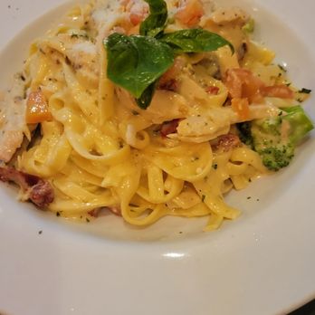 Pinocchio's Pizza - Fettuccine - Pizza Near Me - Pasadena, California Pinocchio's Pizza - Fettuccine - Pizza Near Me - Pasadena, California