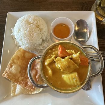 Sweetee Thai Cuisine - California curry with chicken, carrots, and I think it was a potato. - Thai Near Me - Cypress, California Sweetee Thai Cuisine - California curry with chicken, carrots, and I think it was a potato. - Thai Near Me - Cypress, California