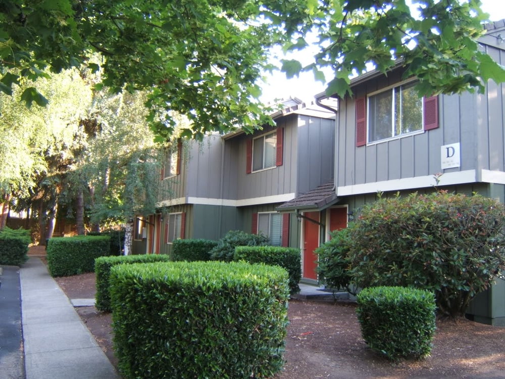 ROSE PARK APARTMENTS Updated September 2024 597 Rose Park Ln NE