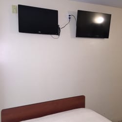 Bronx Park - Every1 gets a flat screen TV with cable and they have wifi which is good for when I bring my kids to visit.