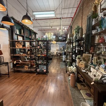 Trend + Relic - Used, Vintage & Consignment Near Me - St. Charles, Illinois Trend + Relic - Used, Vintage & Consignment Near Me - St. Charles, Illinois