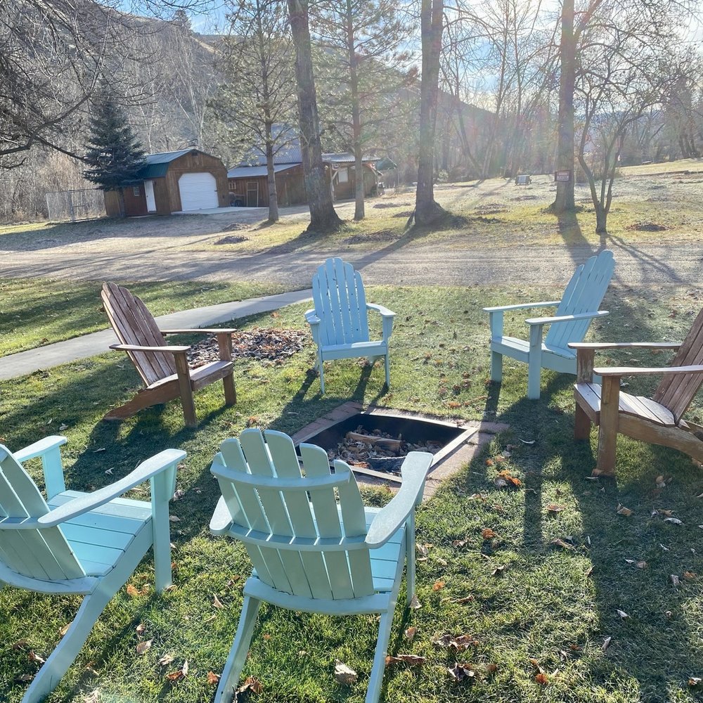 Hannon House - Outside fire pit - Vacation Rentals Near Me - Darby, Montana