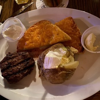 Arts Bar & Grill - Sports Bars Near Me - Riverside, California