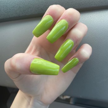 Tip Top Nails - Nail Salons Near Me - Tacoma, Washington