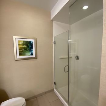 Hampton Inn Norco-Corona-Eastvale - Spacious Glass shower - Hotels Near Me - Norco, California Hampton Inn Norco-Corona-Eastvale - Spacious Glass shower - Hotels Near Me - Norco, California