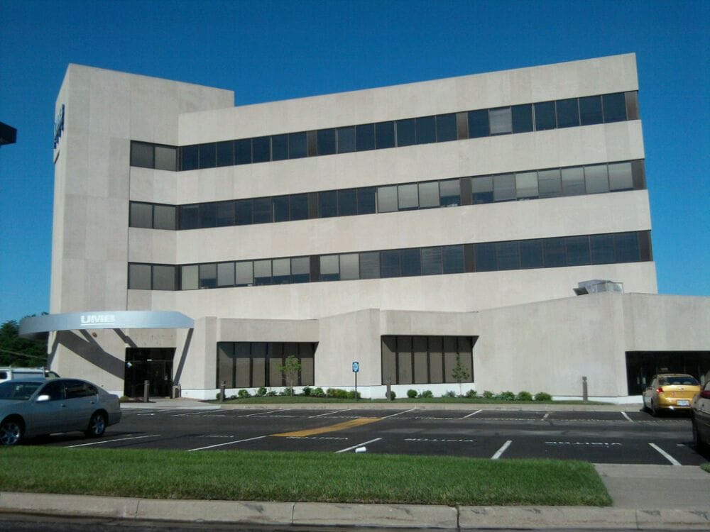 UMB BANK 1310 Carondelet Dr, Kansas City, Missouri Banks & Credit