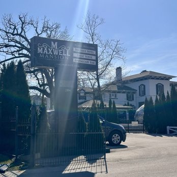 Maxwell Mansion - Hotels Near Me - Lake Geneva, Wisconsin