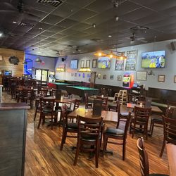 Bootleggers Pizza Parlor - Inside view
