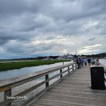Dead Dog Saloon - Seafood Near Me - Murrells Inlet, South Carolina