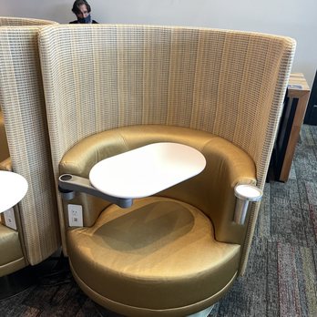 Escape Lounges - Pod type seating with USB ports and privacy - Airport Lounges Near Me - Phoenix, Arizona Escape Lounges - Pod type seating with USB ports and privacy - Airport Lounges Near Me - Phoenix, Arizona
