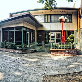Midtown Barbershop - Here is the front of the Business. Just walk through the glass doors. We are at the end, on the left. - Barbers Near Me - Sacramento, California Midtown Barbershop - Here is the front of the Business. Just walk through the glass doors. We are at the end, on the left. - Barbers Near Me - Sacramento, California