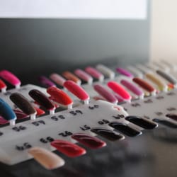 Tips and Toes - 70+ gel polishes to choose